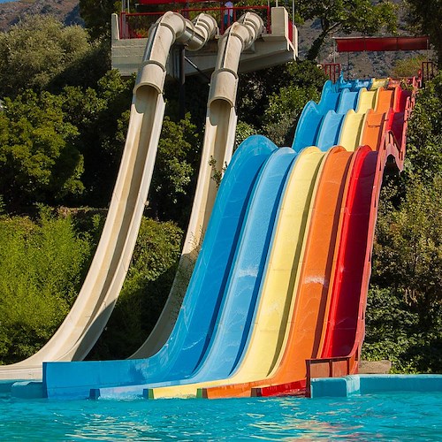 Parchi acquatici e piscine in Italia: chiuse 10 strutture abusive e con acqua contaminata da batteri fecali