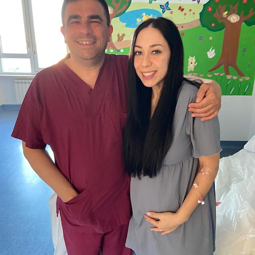 Parto eccezionale all'ospedale di Salerno, bimbo nasce 16 settimane dopo la rottura delle acque