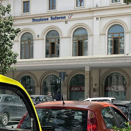 Paura alla stazione di Salerno, 40enne rischia di morire per overdose 