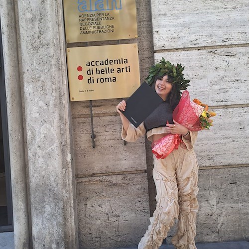 Per Carmela Cinque di Positano laurea da 110 e lode in Culture e Tecnologie della Moda