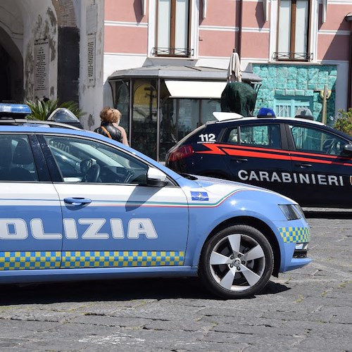 Pericoloso latitante in vacanza ad Amalfi, arrestato mentre è in camera d'albergo 
