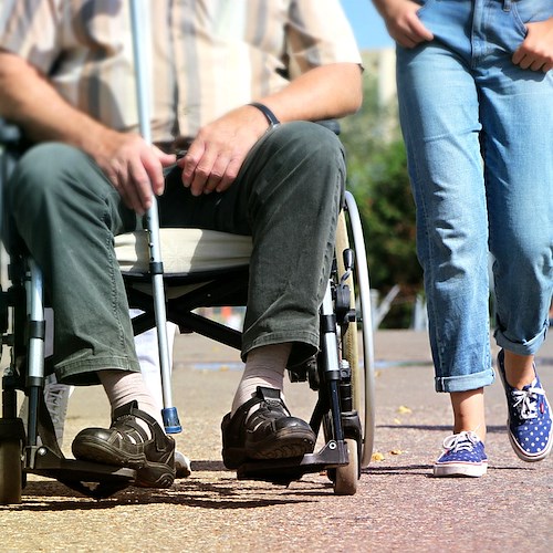 Piano di Zona S2: bonus una tantum di 750 euro ai caregiver di persone con disabilità grave o gravissima