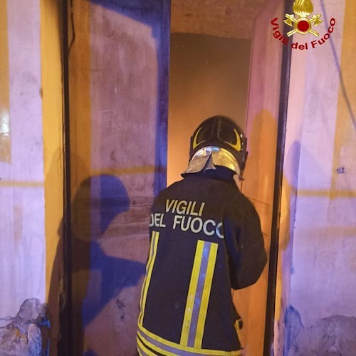 Incendio in una scuola materna dismessa<br />&copy; Vigili del Fuoco