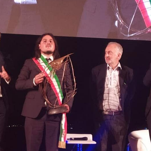 Pollica, il sindaco di Bacoli riceve il Premio Angelo Vassallo 2022: «Un grande orgoglio»
