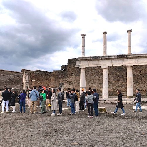 Pompei, afflussi record ad inizio 2023. Zuchtriegel: «Obbiettivo migliorare collegamenti con Napoli e Sorrento»