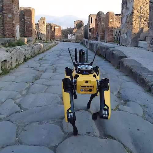 Pompei, monitoraggio del Parco con il robot quadrupede "Spot"