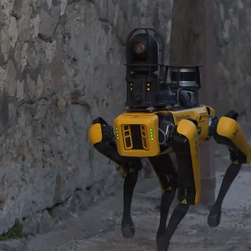 Pompei, monitoraggio del Parco con il robot quadrupede "Spot"