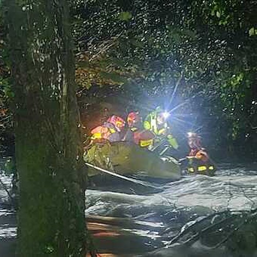 Pordenone, camper sommerso dalle acque del fiume Tagliamento: in salvo due turisti<br />&copy; Vigili del Fuoco
