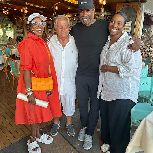 Denzel Washington fa ritorno nella Divina e festeggia il compleanno della moglie da Chez Black <br />&copy; Ristorante Chez Black