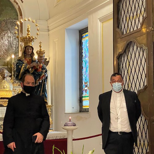 Positano, è “asciut’ a’ Maronna”. Iniziato Novenario, a officiare la Messa l'abate di Montevergine /FOTO e VIDEO