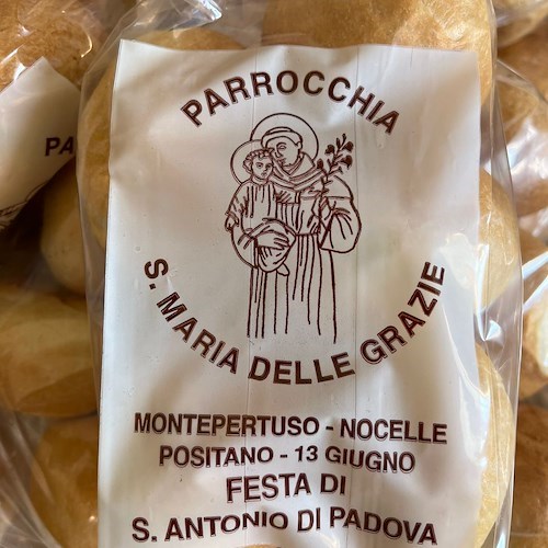 Positano, fedeli in festa per il ritorno della processione di Sant'Antonio [FOTO] 