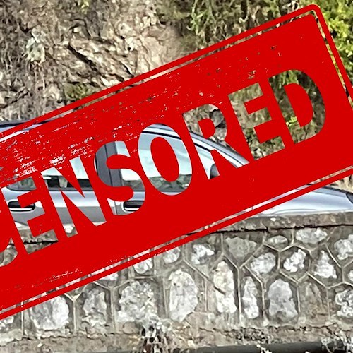 Positano hot. Quando la passione diventa irrefrenabile: ad Arienzo due giovani in una Panda parcheggiata /foto 