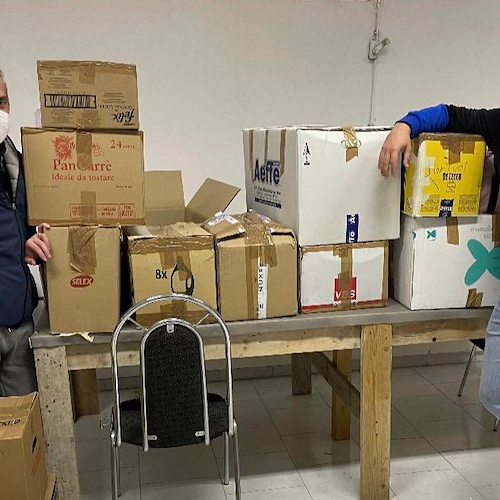 Positano in aiuto dell'Ucraina: consegnato altro carico al centro di raccolta di Sant'Agnello 