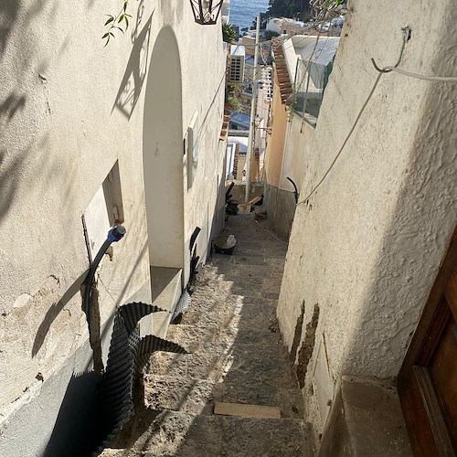 Positano: in corso lavori di sistemazione delle scale, strade e delle piazze comunali