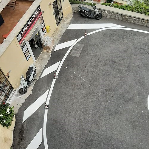 Positano, iniziati i lavori di rifacimento segnaletica orizzontale: divieto di sosta fino al 6 maggio