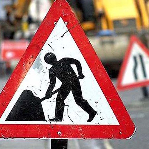 Positano, prolungati ancora lavori rifacimento asfalto, divieto di sosta fino al 14 febbraio