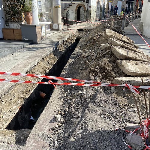 Positano, proseguono i lavori di sistemazione delle condotte fognarie 