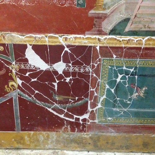 Positano, ricomposti frammenti di affreschi rinvenuti in seguito a nuovi scavi