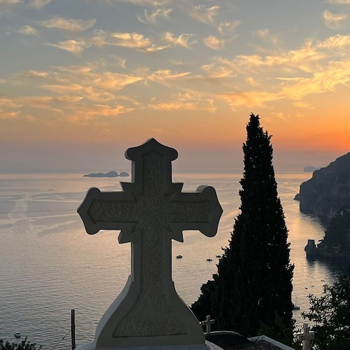 Positano si prepara a celebrare la commemorazione dei defunti /foto