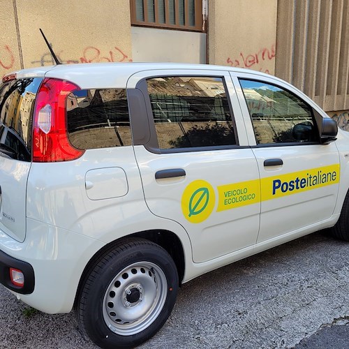 Poste Italiane, a Maiori nuovi mezzi ibridi per i postini