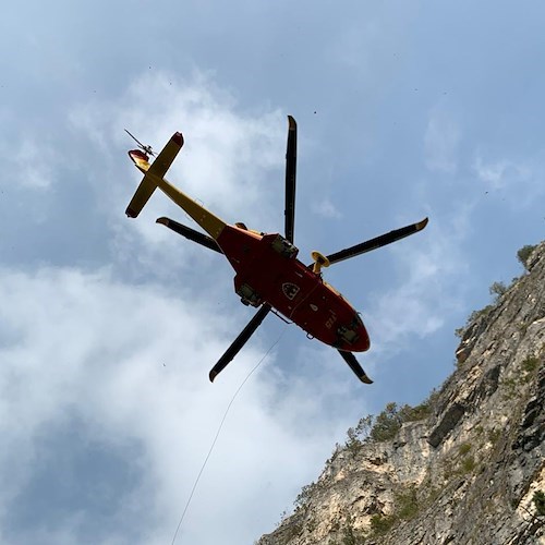 Elicottero sulla Ferrata delle Anguane<br />&copy; Soccorso Alpino e Speleologico Veneto - CNSAS