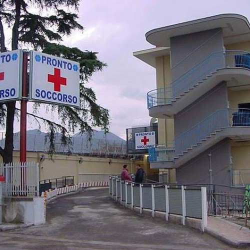 Pretende di essere visitata per prima e sfascia il pronto soccorso: follia a Ponticelli