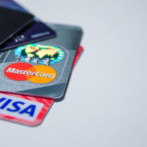 Problemi per le carte di credito del circuito Visa: pagamenti rifiutati, impossibile effettuare acquisti on line