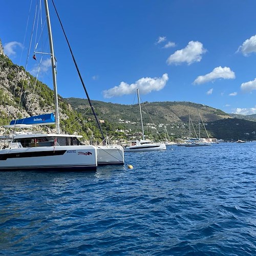 Punta Campanella, le barche a vela del New York Yacht Club tra la Costiera Amalfitana e Sorrentina 