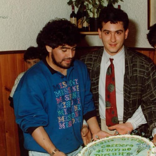 Quando un giovanissimo Sal De Riso preparò una torta per Maradona, ospite in Costa d’Amalfi