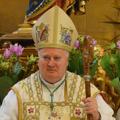 «Questo Natale ci chiede di essere responsabilmente “più umani”»: il messaggio di auguri dell'arcivescovo Soricelli