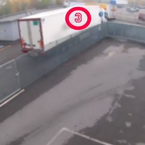 Rapinano corriere che trasportava abiti per 3 milioni di euro, dieci arresti a Milano