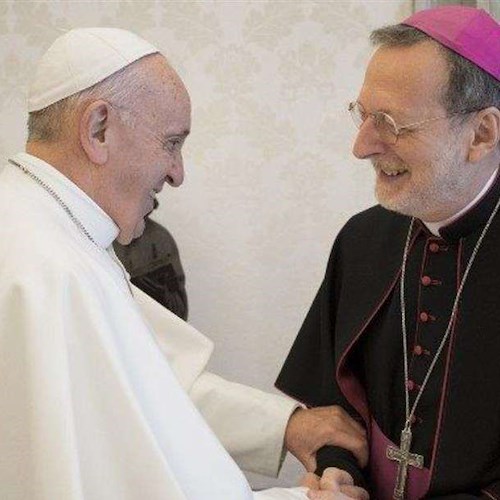 Arcivescovo Claudio Gugerotti con Papa Francesco <br />&copy; Comune di Ravello