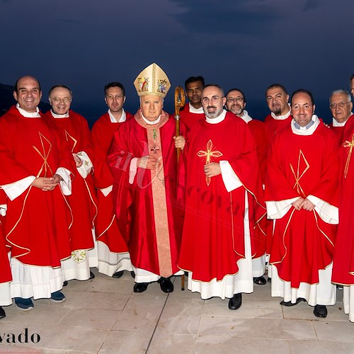 Don Aldo Savo è ufficialmente rettore del Santuario dei Santi Cosma e Damiano
<br />&copy; Leopoldo De Luise, Il Vescovado
