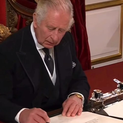 Regno Unito, Carlo III accoglie primo ministro Truss: "Sei ancora qui"?