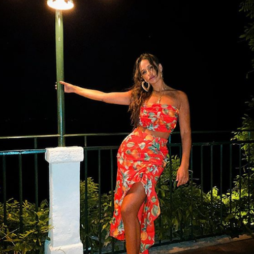 Relax ad Amalfi per Rita Pereira, tra le attrici più sexy e pagate al mondo 