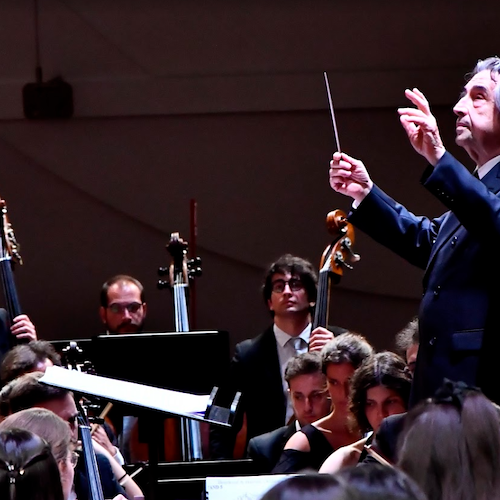 Riccardo Muti incanta il Ravello Festival, cinque minuti di applausi per il ritorno del Maestro