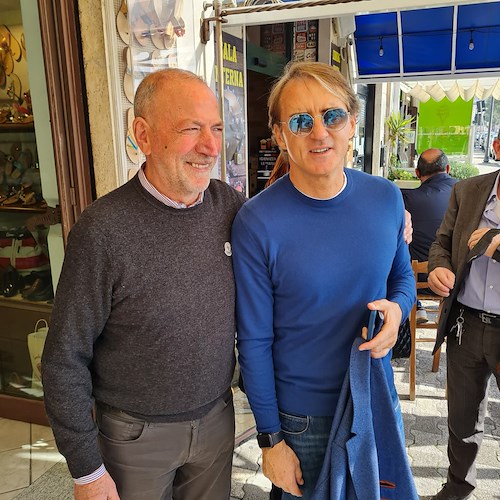Roberto Mancini a Salerno per la sfida con il Milan. Tappa obbligata in Costiera Amalfitana per salutare gli amici di Maiori /Foto