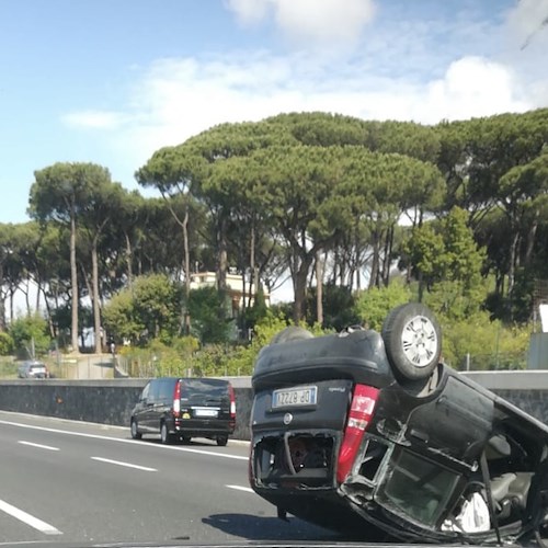 Rocambolesco incidente sulla A3 Napoli Salerno /Foto