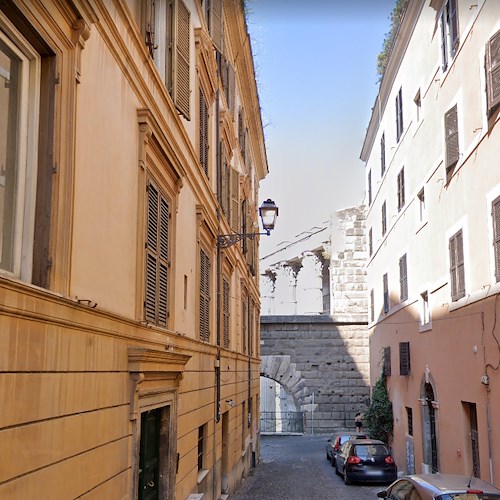 Roma. Ladri forzano una finestra e derubano una coppia di turisti americani