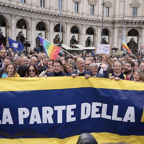 Roma, manifestazione per la pace: "Siamo in 100mila"