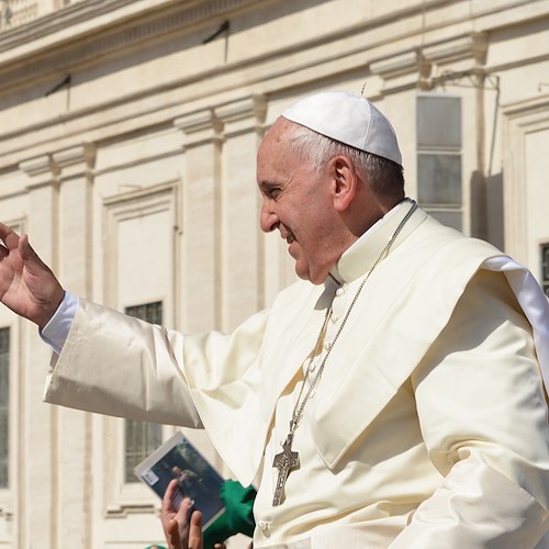 Roma, Papa Francesco rivela: «Ho sgridato una signora che mi ha chiesto di benedire il suo cane»