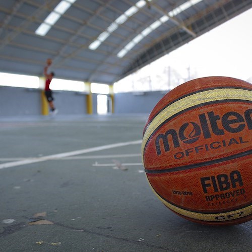 Roma, violenza sessuale su atleta 14enne: arrestato allenatore di nota società di basket