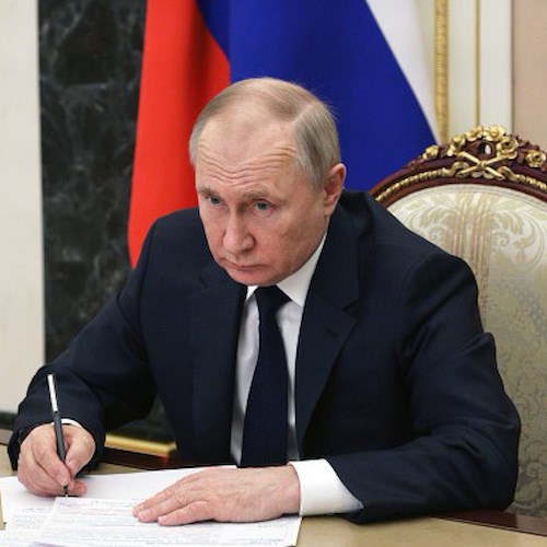 Russia, Putin: «Liberare il Donbass è nostro obbiettivo». Poi accusa l'Europa: «È sotto lo schiaffo degli USA» 