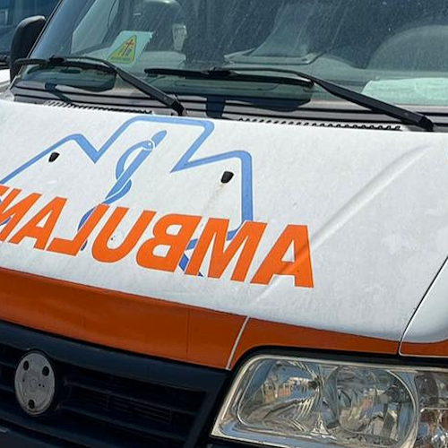 Salerno, caos "Ruggi": lunghe file di ambulanze all'ingresso dell'ospedale. La segnalazione