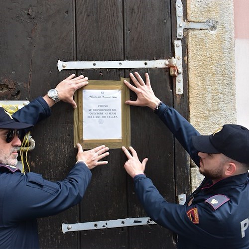 Salerno, chiuso bar del centro cittadino: vendeva alcol a minori di 16 anni 