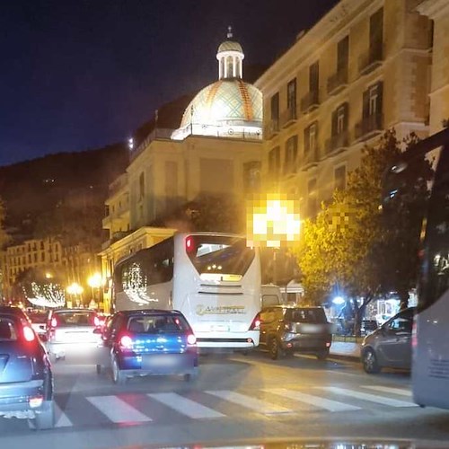 Salerno, Pessolano su Luci d'Artista: « Come sempre è di nuovo caos traffico e residenti in trappola»