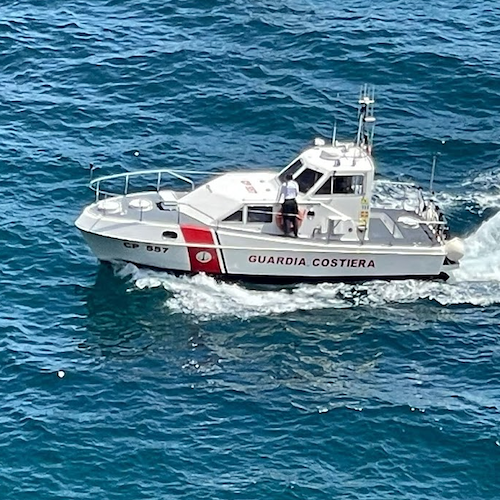 Salva bimbi in mare, poi accusa malore: gestore lido perde la vita a Caserta 