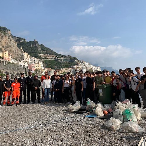 Salvaguardare l'ambiente, ad Amalfi grande partecipazione alla giornata di pulizia "Spiagge e Fondali Puliti"