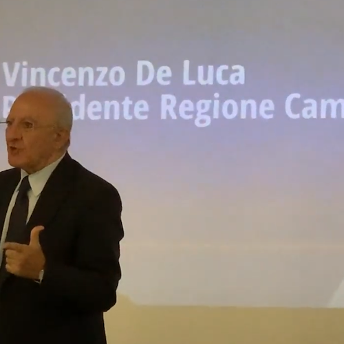 Sanità, De Luca all’assemblea di Confindustria Salerno: «In Campania più contagi perché facciamo più tamponi»