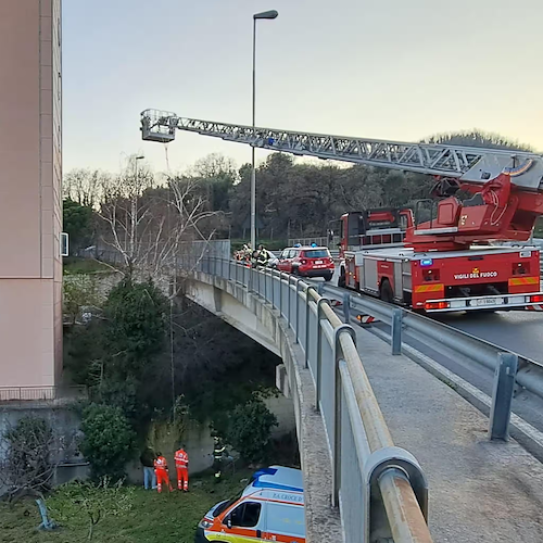 Savona, ladro si lancia dal viadotto per sfuggire alla polizia: è grave